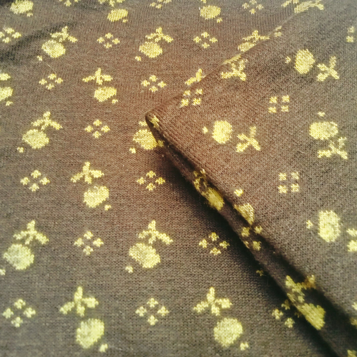 Apples - floral design knit - sold by 1/2mtr