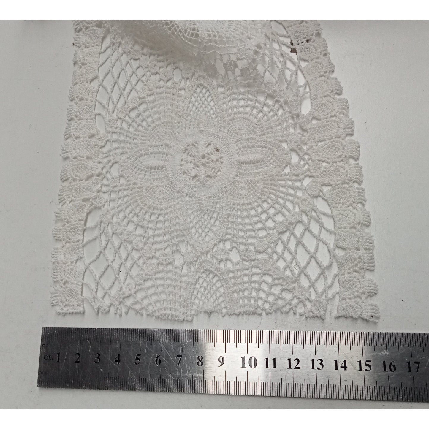 Ivory - Vintage lace trim - sold by 1/2mtr