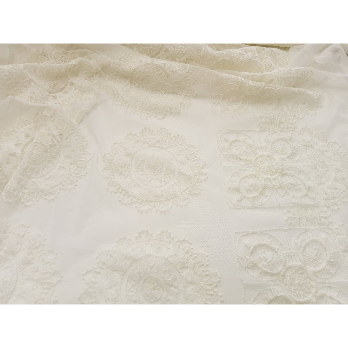 Vintage design stretch lace - ivory