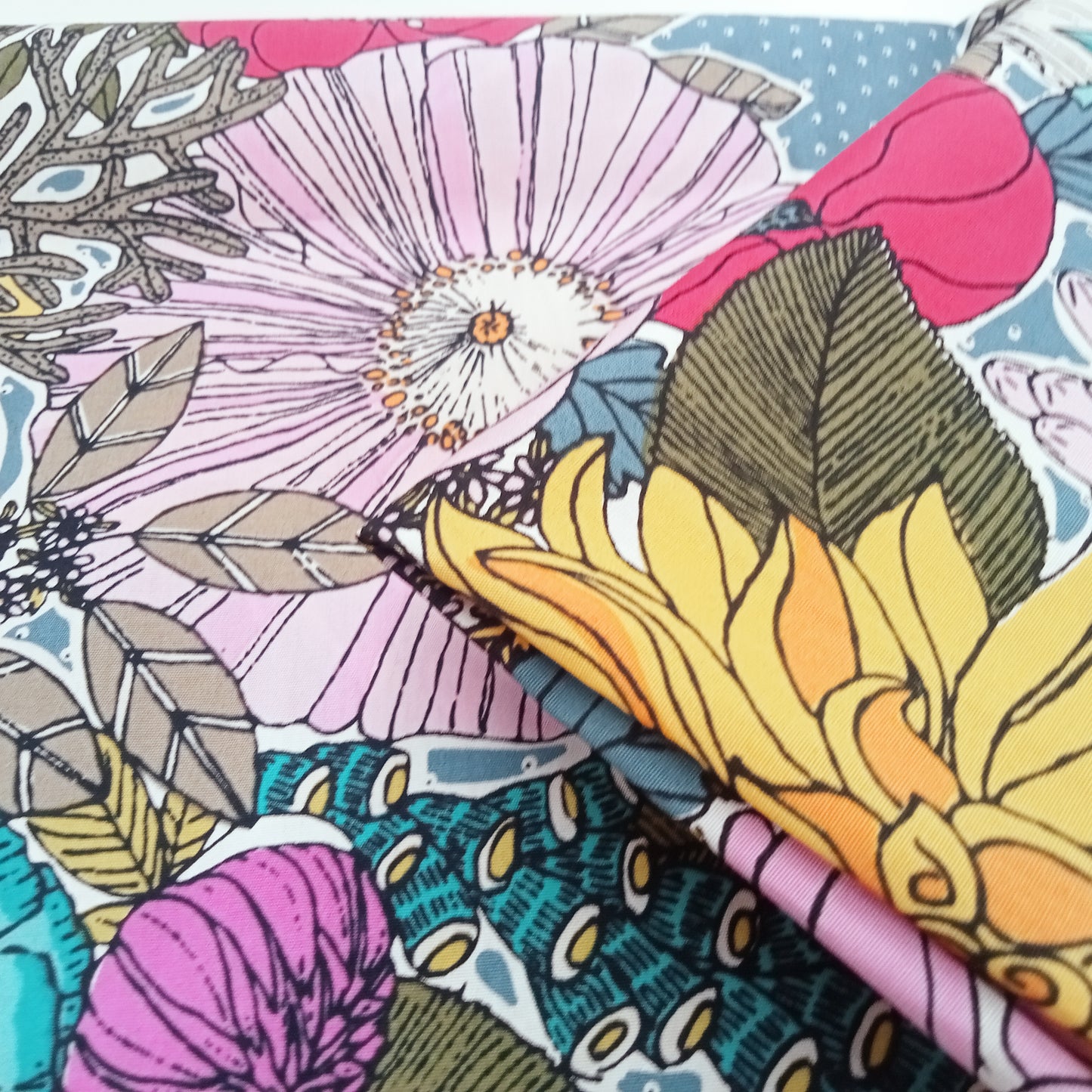 Garden secrets - printed cotton fabric-1.50mtrs