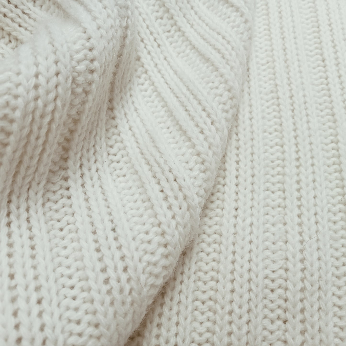 Butter cream - ribbed chunky knit - sold by 2.50mtrs