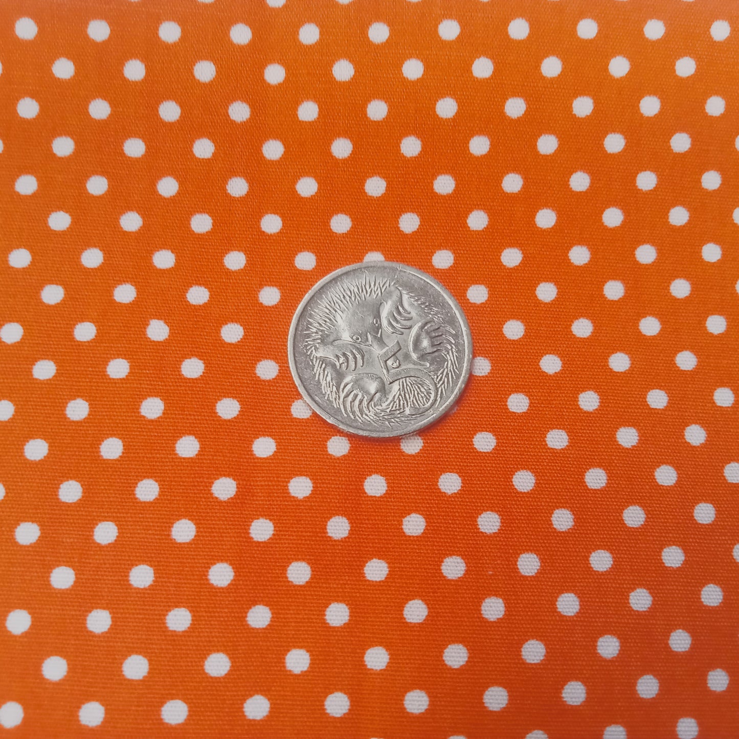 Polka dot woven cotton fabric - 1mtr