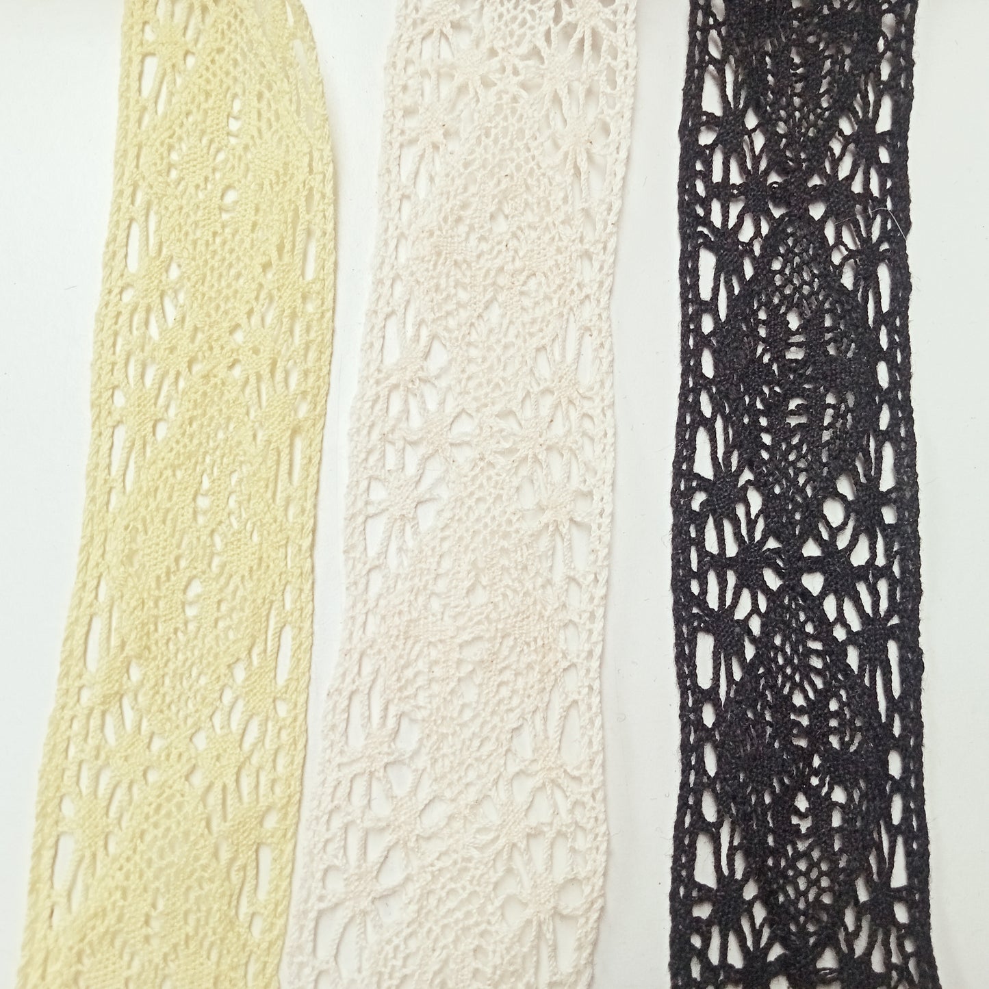 cotton lace trim lemon - sold by 1/2mtr