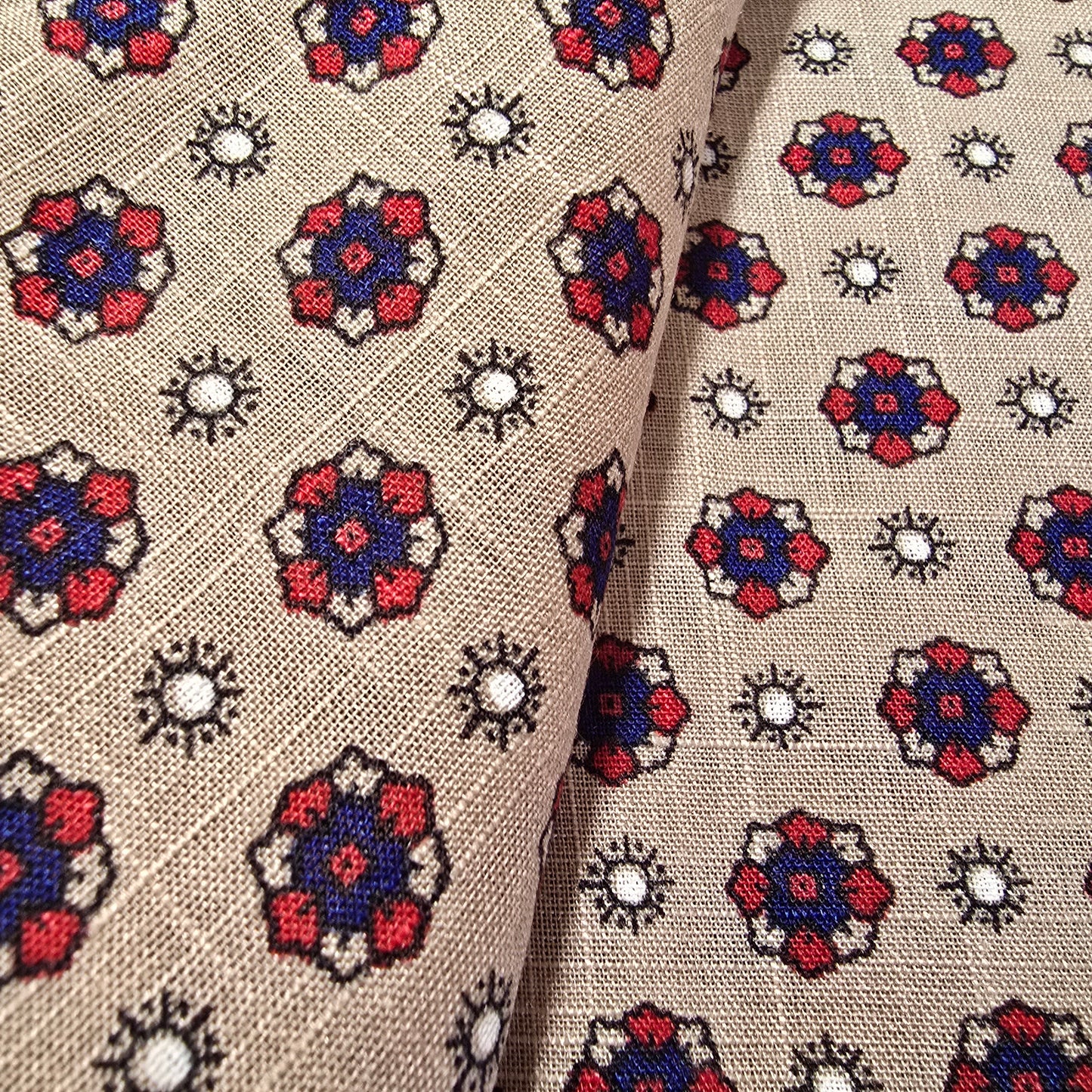 Starbust floral woven fabric - 1.80mtrs