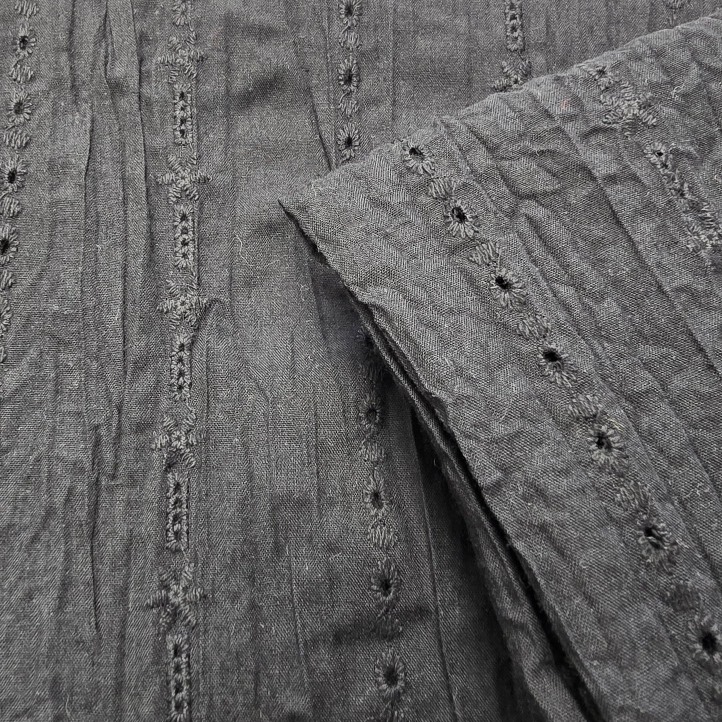 black crushed broidery anglaise- 2mtrs