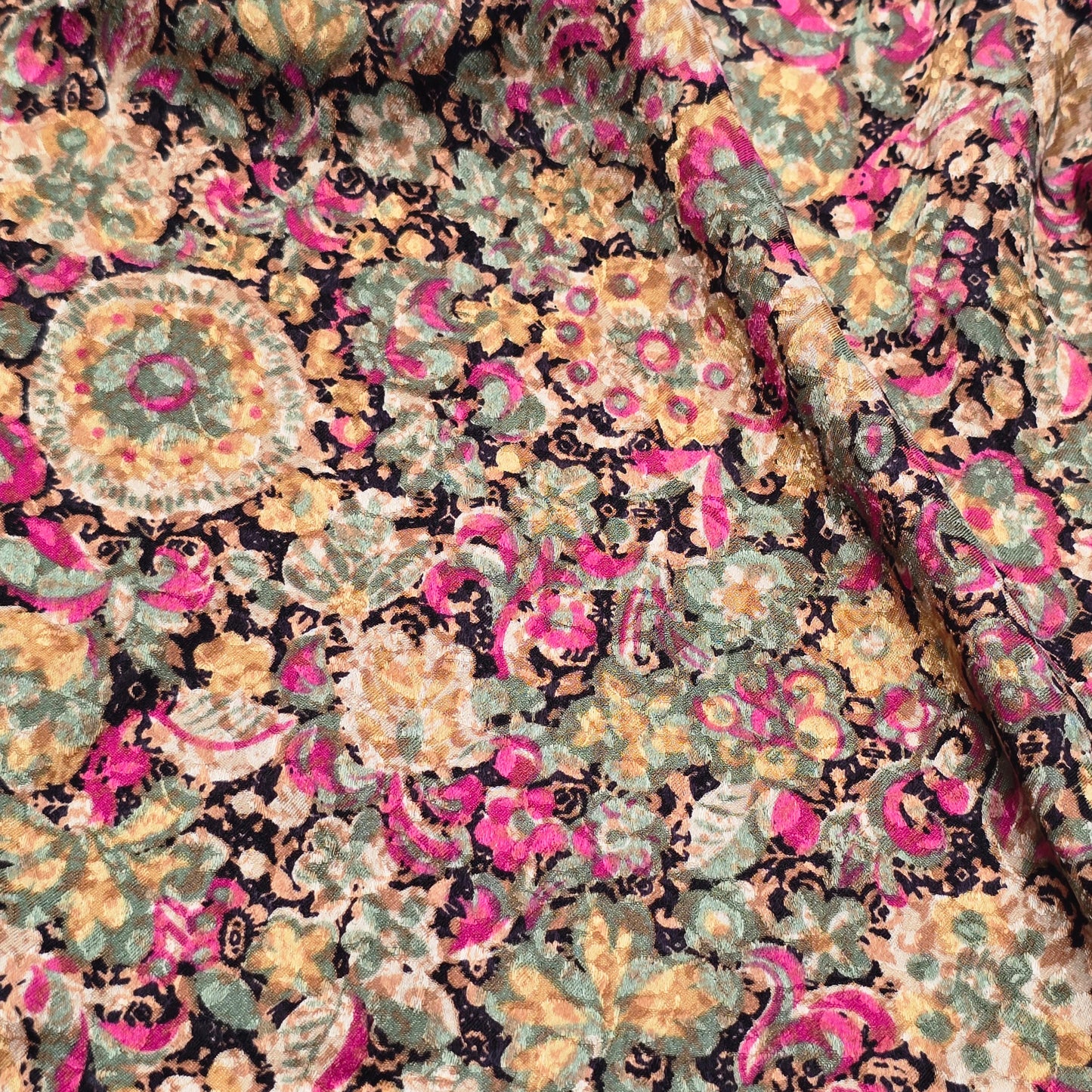Rich tapestry of flowers - 1.90mtrs