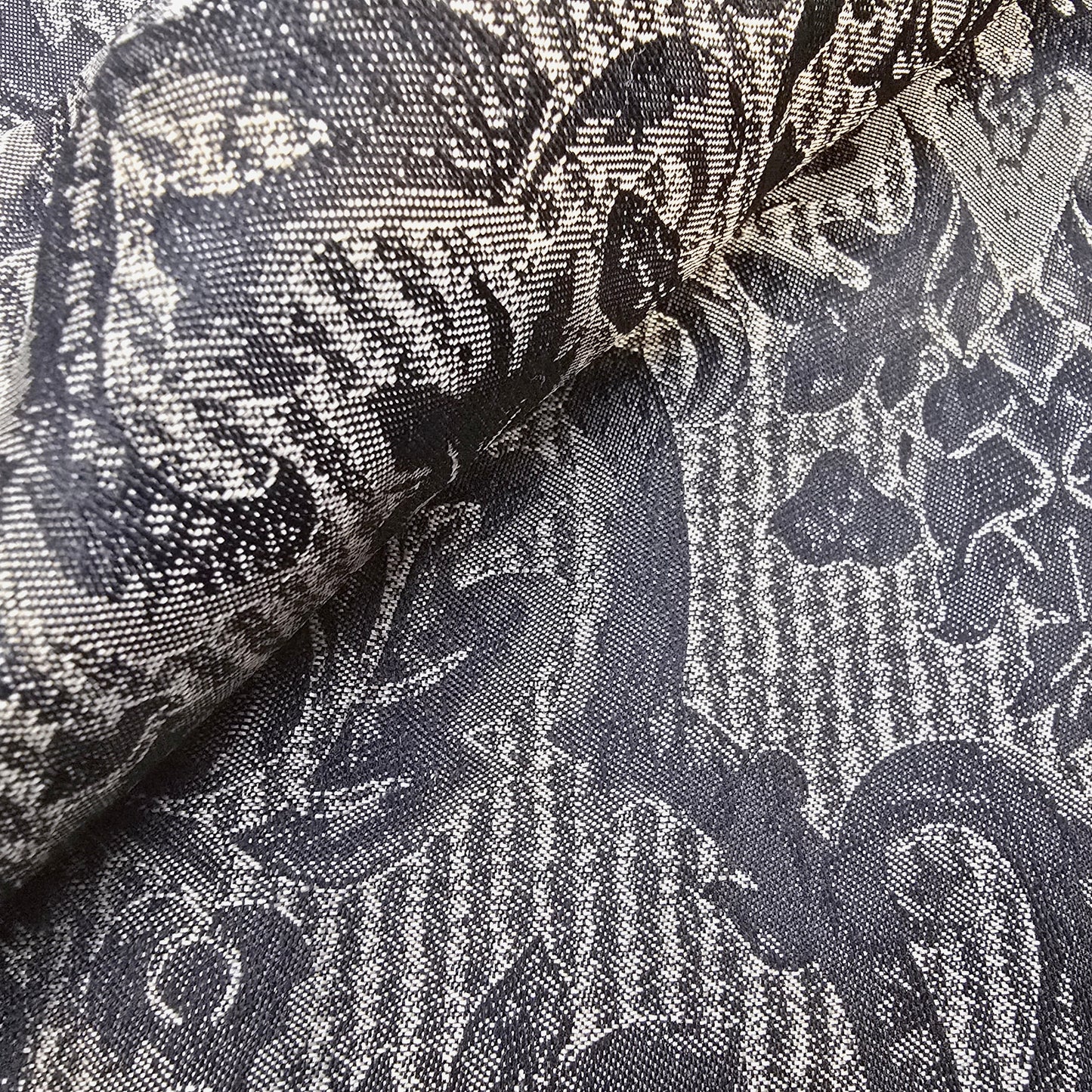 Jacquard fleurdelis woven fabric - 1mtr