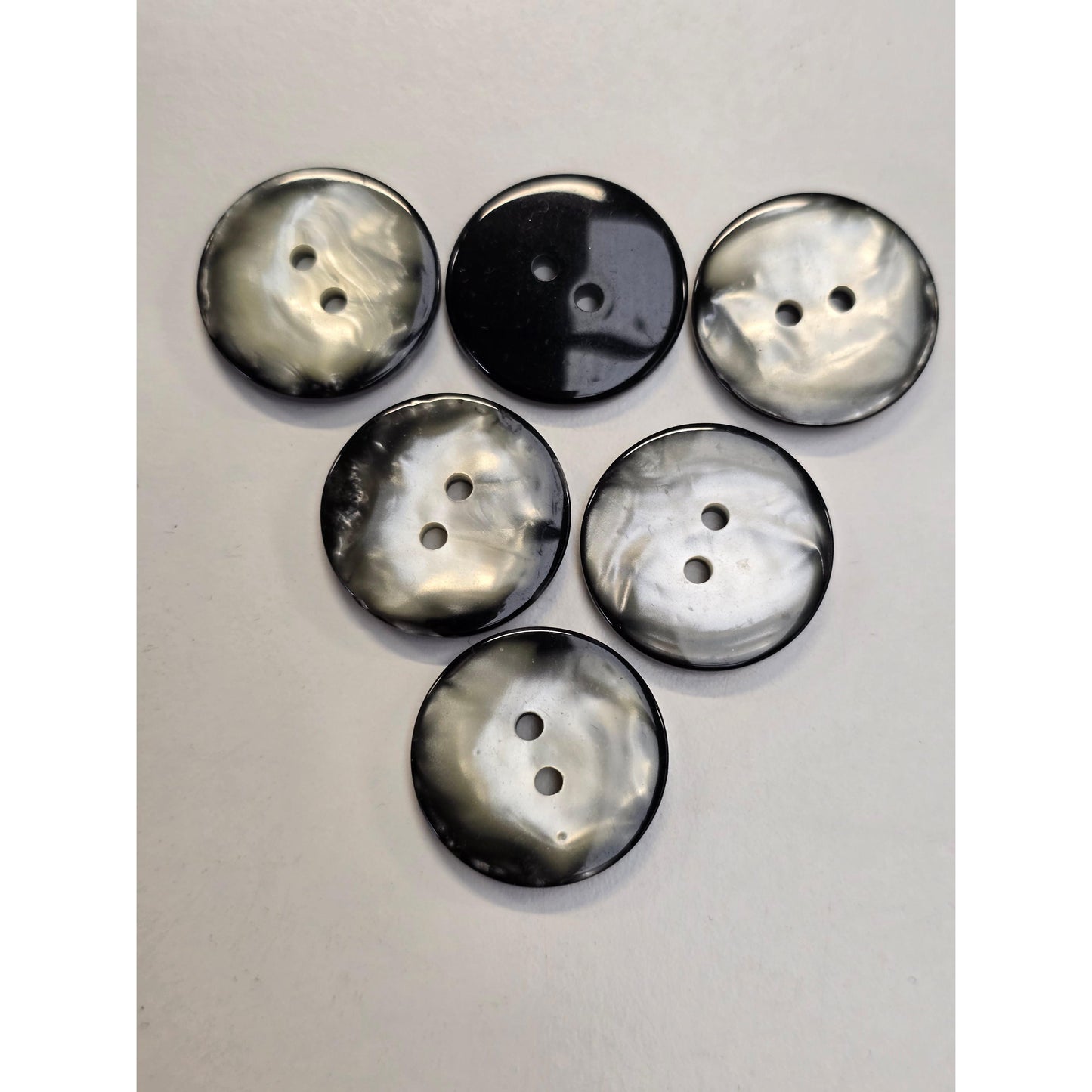 Black/pearl 2.5cm button - 6
