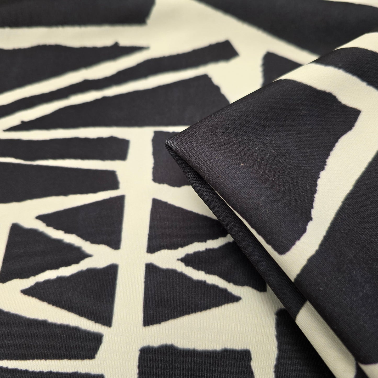 Crack tile ponte fabric - 1.50mtrs
