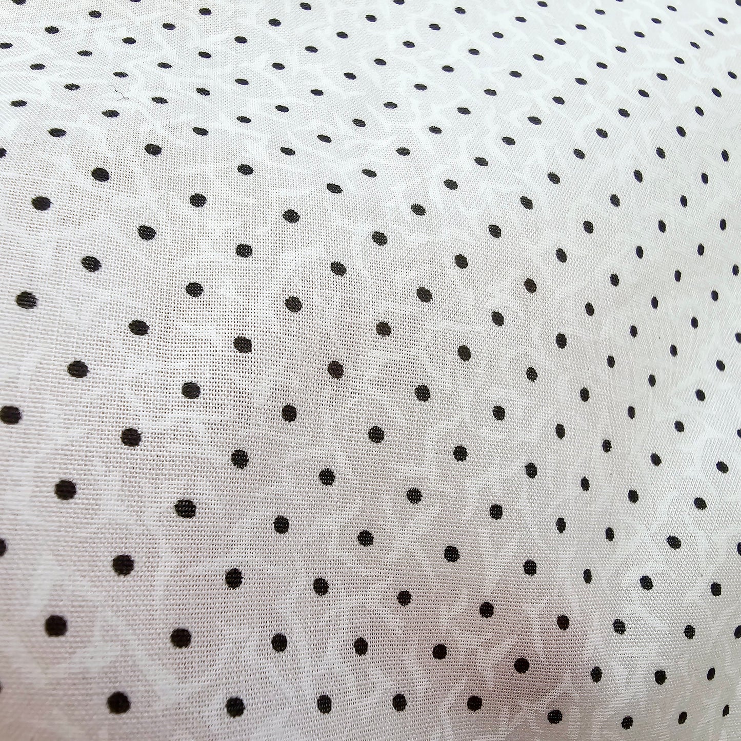 Embossed polka dot cotton - 1.50mtrs