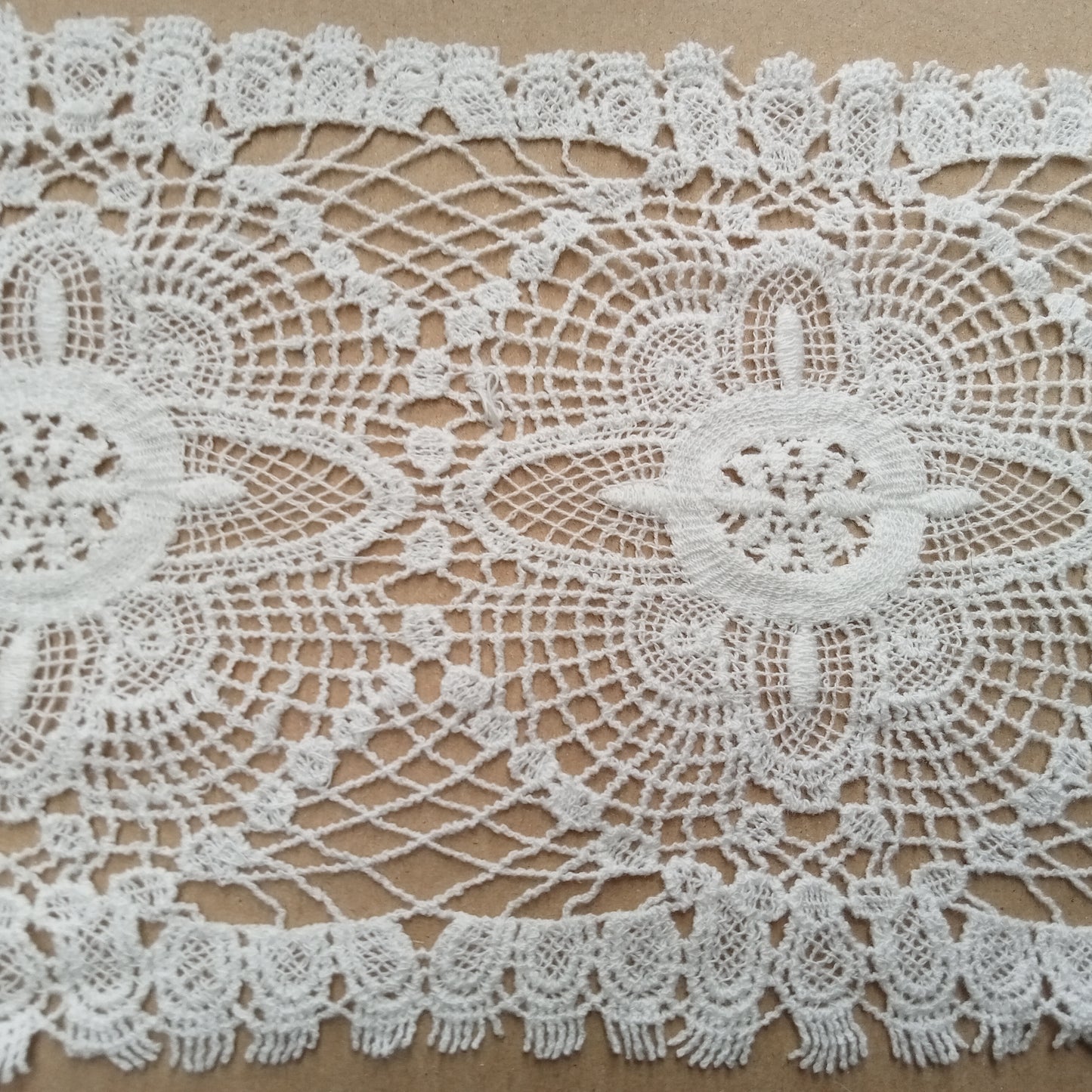 Ivory - Vintage lace trim - sold by 1/2mtr