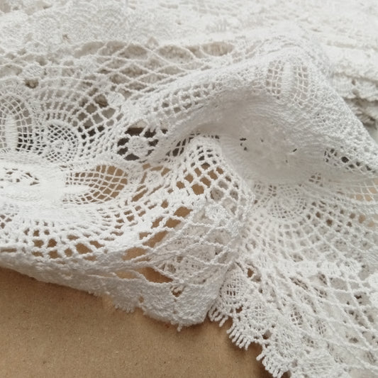 Ivory - Vintage lace trim - sold by 1/2mtr