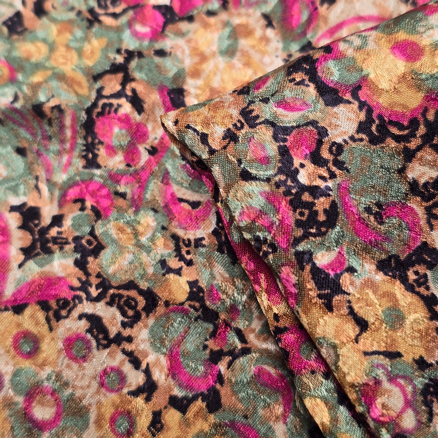Rich tapestry of flowers - 1.90mtrs