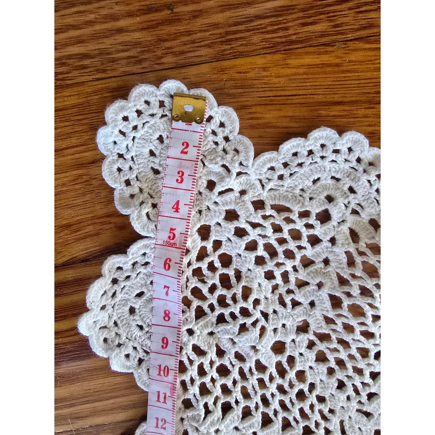 Lace table cloth - 90cm x 90cm