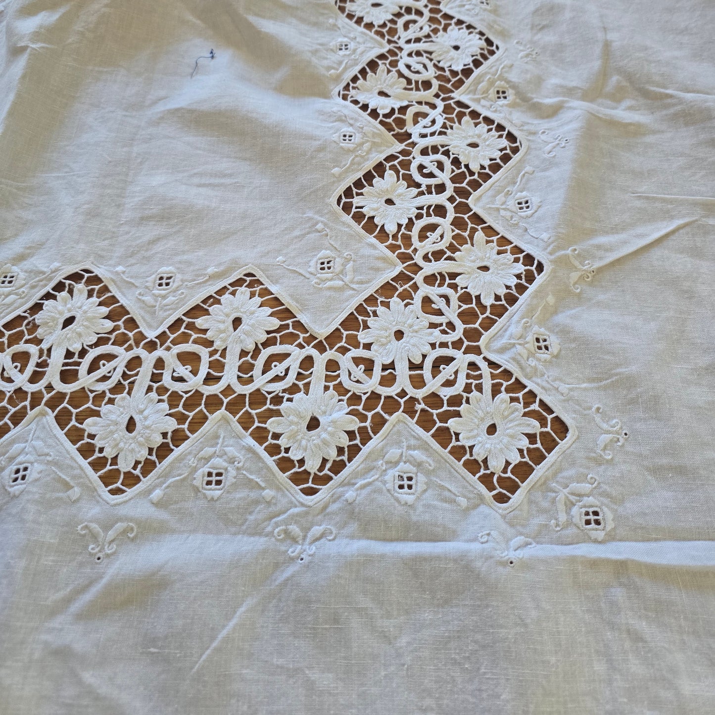 Richelieu needlework white table cloth