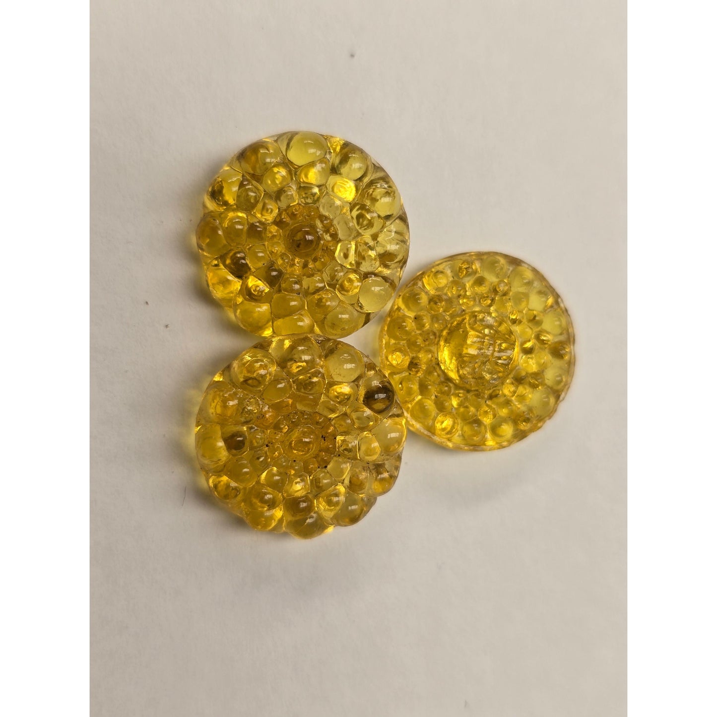 3 -shank button - citrone yellow