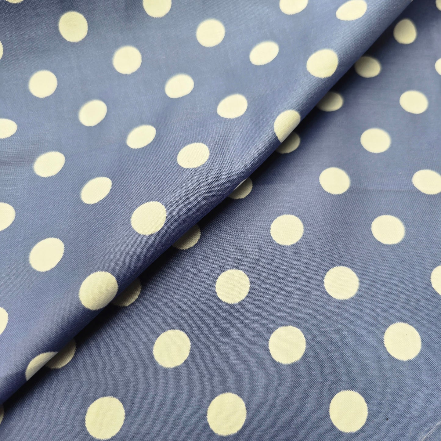 Polka dot taffetta woven fabric - sold by 1/2mtr