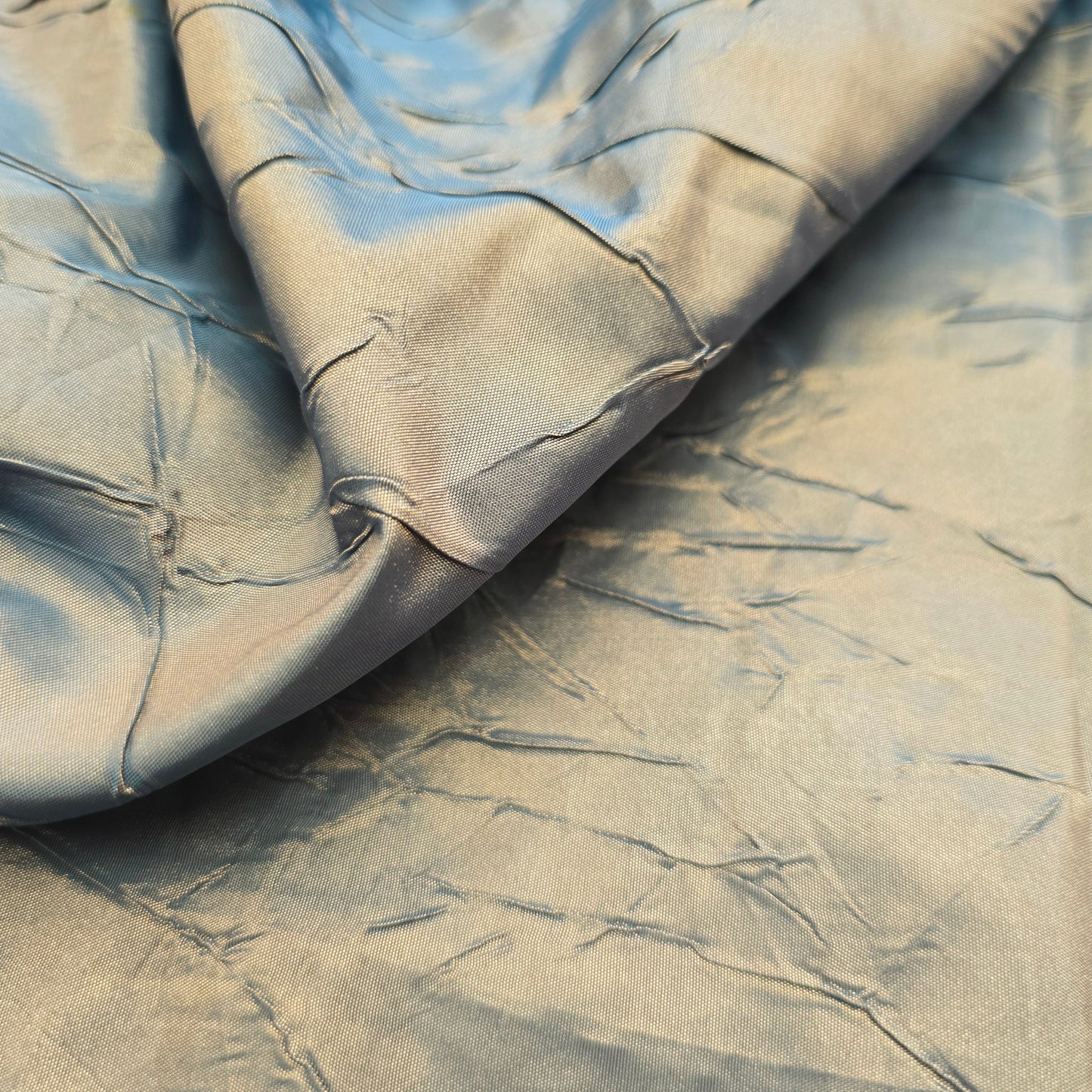 Crushed taffetta woven fabric -1.90mtrs